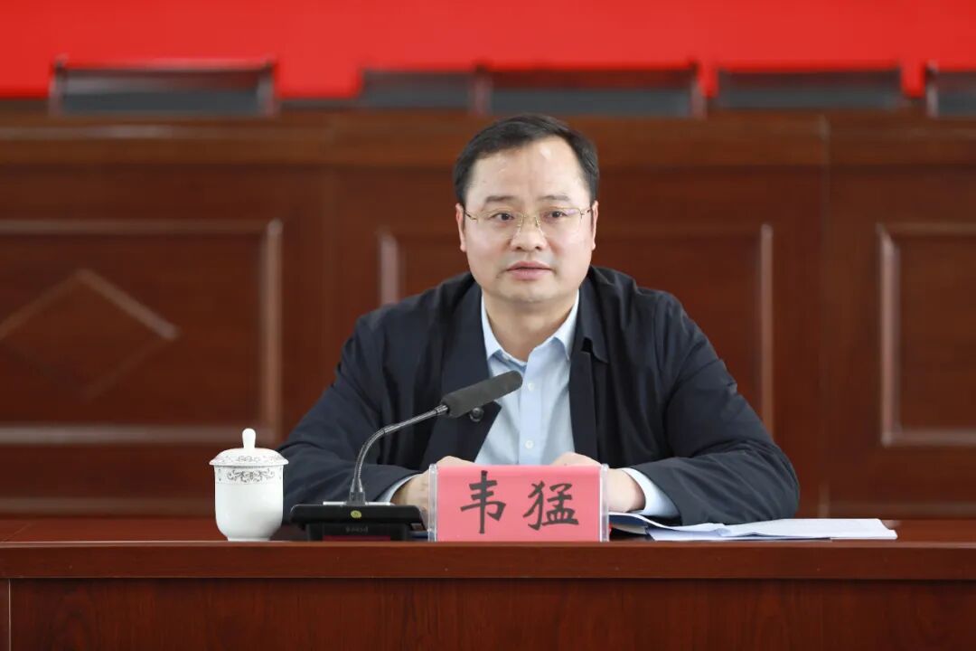 在马泗乡,欧洞乡,大塘镇,安东乡,思练镇和城关镇,韦猛与乡(镇)三家