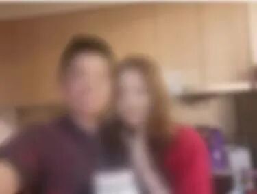 黄某与张某疑似在2021年6月的合影