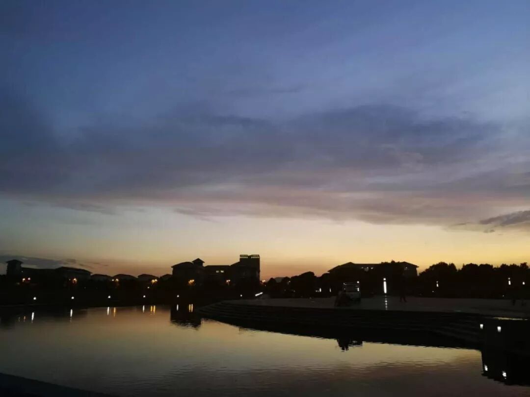 过眼的不止云烟