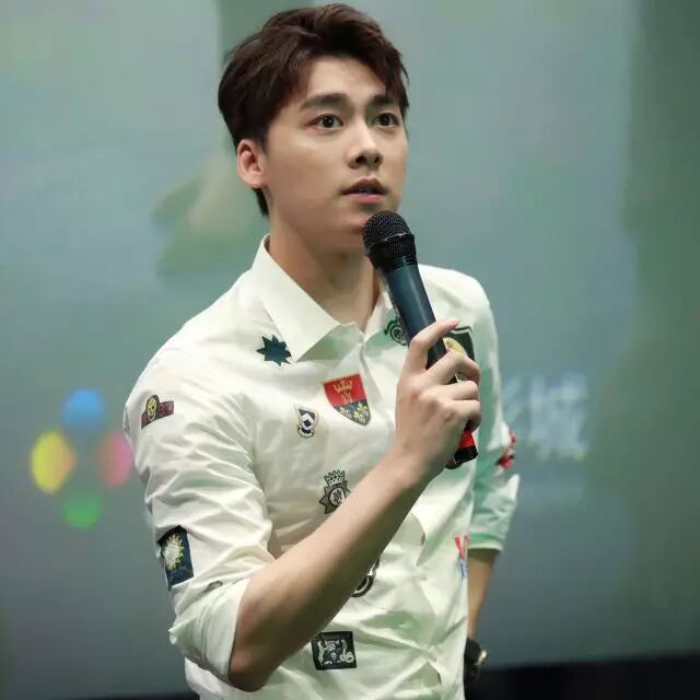 君君快问快答:谭松韵熊梓淇;李易峰心理罪;杨幂薛之谦;战狼;邓紫棋