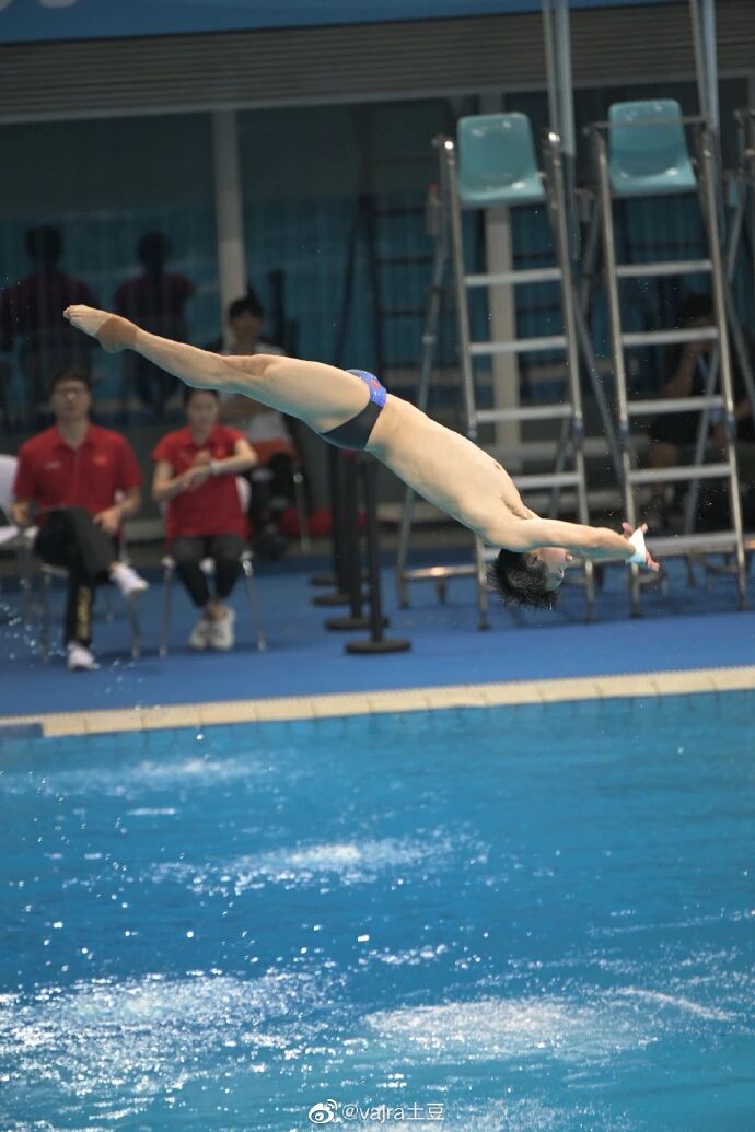 图片[16]-陈艾森变熟男！腹毛也这么明显-小蓝短视频