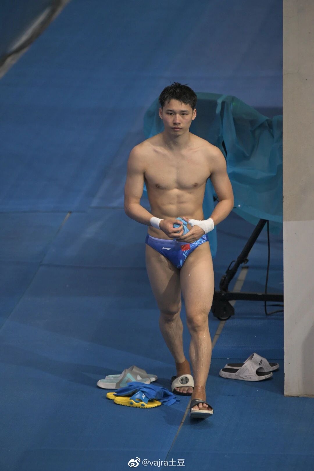 图片[9]-陈艾森变熟男！腹毛也这么明显-小蓝短视频