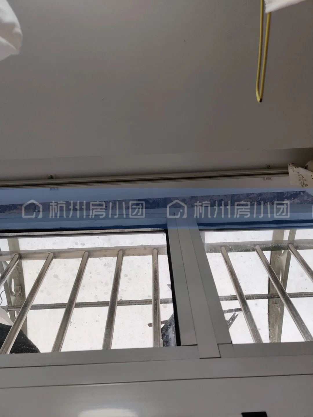 木砧板開(kāi)裂的圖片_地板開(kāi)裂怎么修補_木地板開(kāi)裂