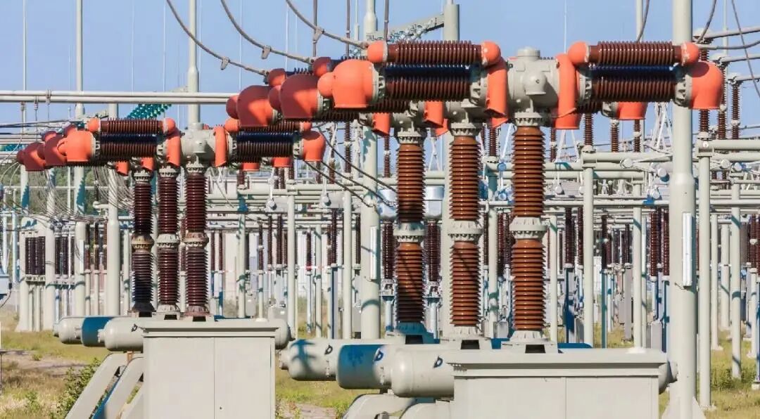 变压器行业必知！油浸式电力变压器的组成构造、油系统以及故障运维的全面讲解！的图1