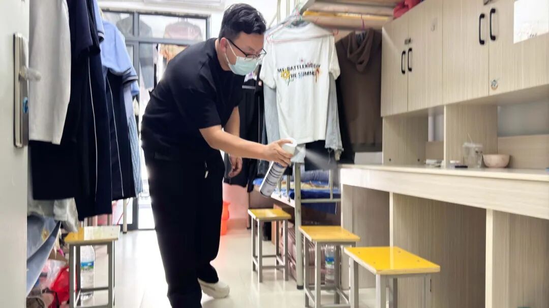 筑牢校园防蚊屏障 守护师生健康安全