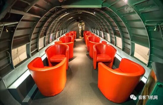 退役客機發揮余熱再利用，航空科普教學、改裝餐廳酒吧等，用途廣泛！的圖6