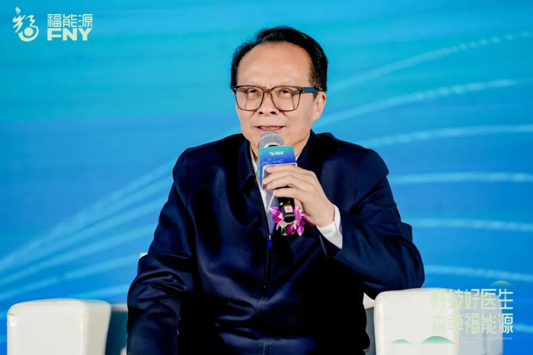 耿董事长提到,石榴寓意好,营养价值高,石榴里的鞣花单宁与益生菌结合