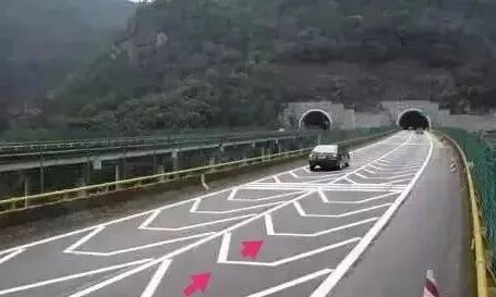 vloc线是哪里的敲黑板！这些高速标线再别认错！_https://www.jmylbn.com_新闻资讯_第17张