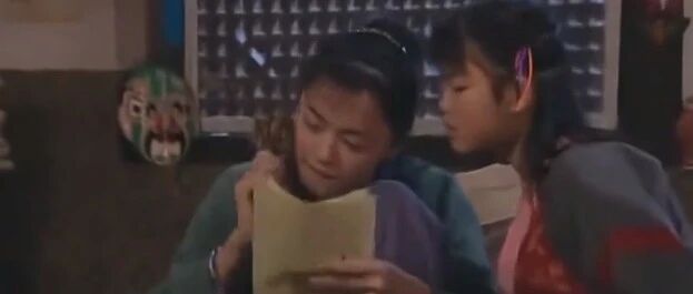 痛骂或捧高这满分作文，其实都绕开了真正的问题