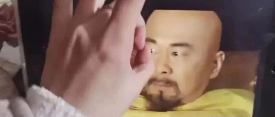 今夜，女明星都在弹陈建斌的脑瓜崩儿