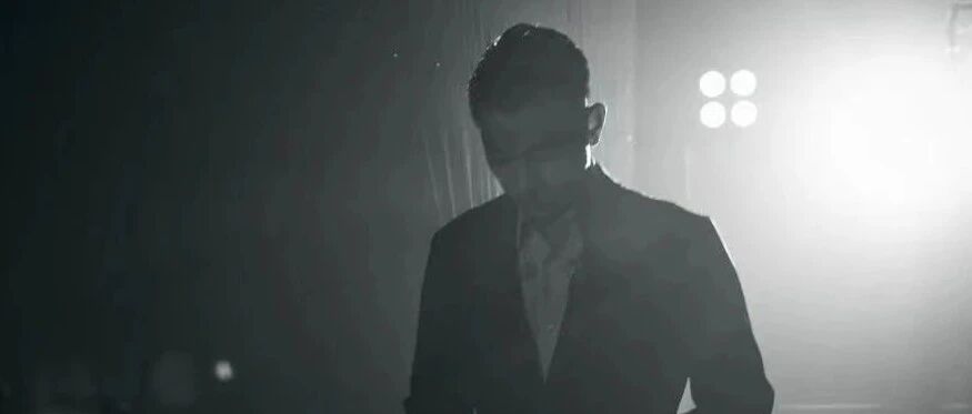 他终于成了娱乐圈的天花板