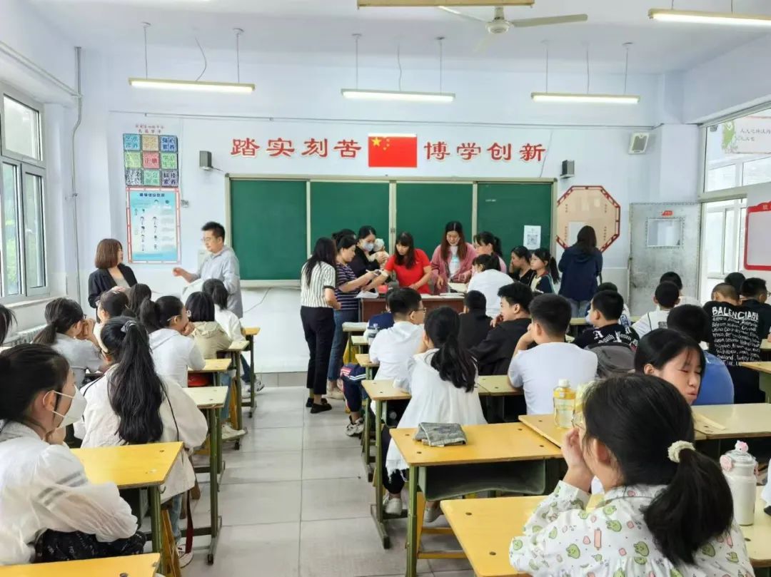 中学新生入学图片