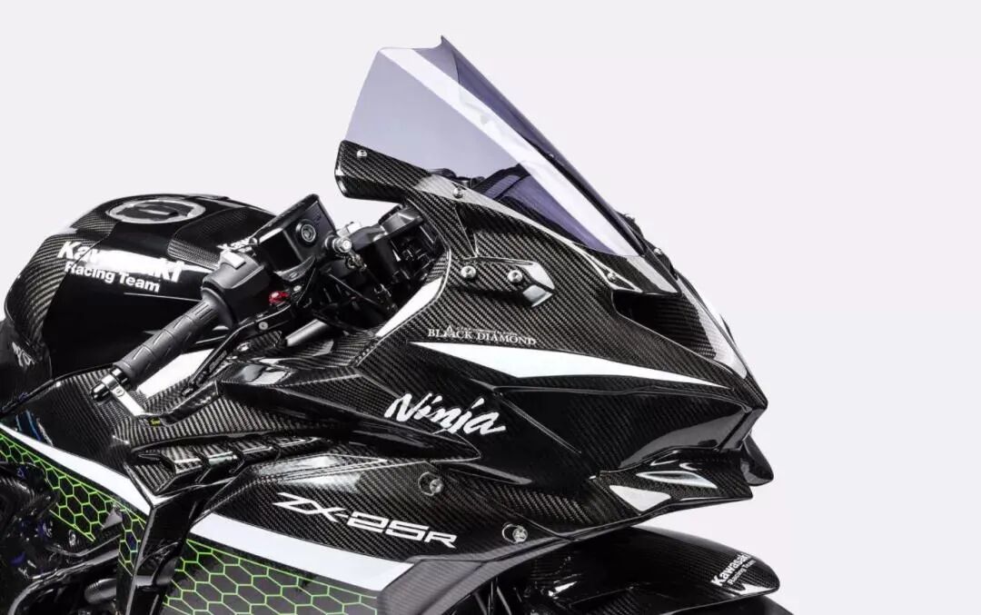 川崎发布zx-25r赛道改装版,场面太豪华导致售价无法预估