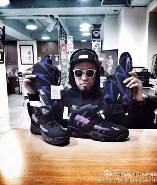 穿了17年潮牌、收藏了无数球鞋的热狗，在《新说唱》居然穿起了特步...
