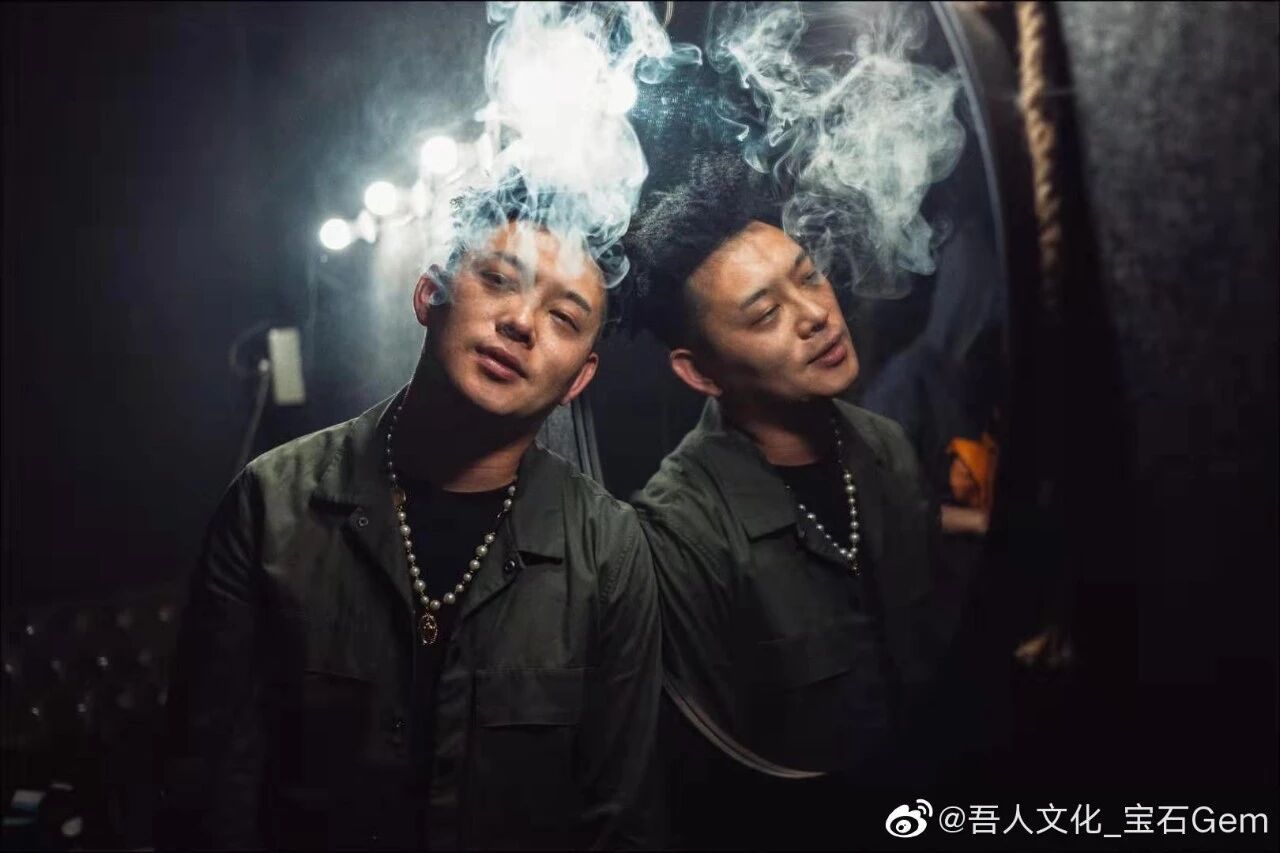 看完老舅直播自证清白，我很好奇是谁背后捣鬼…