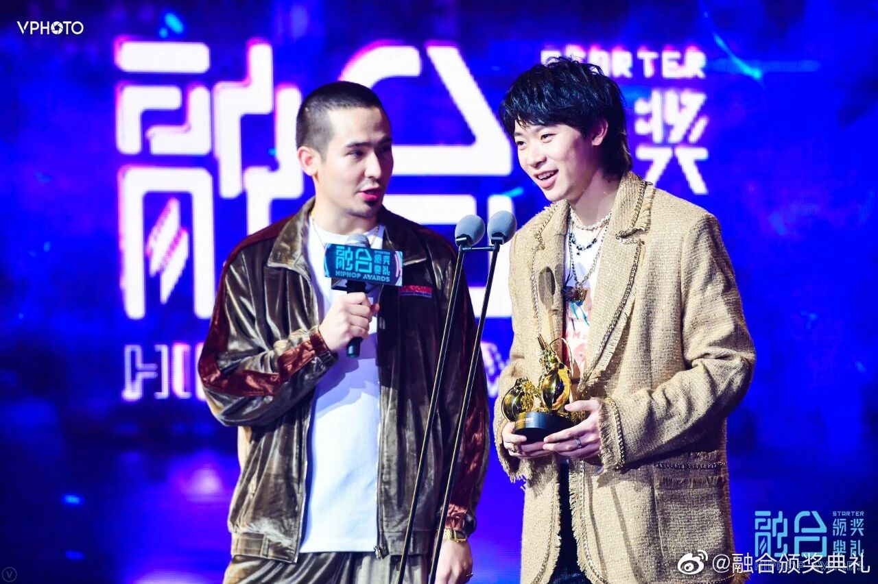 “脱口秀一哥”卡姆吸毒被捕，这下他又要有新段子讲了...