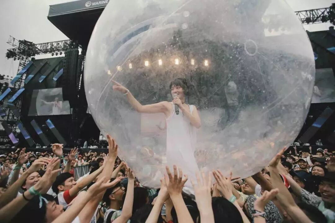 这个百变的日本女rapper，同时满足了我对清纯和性感的幻想