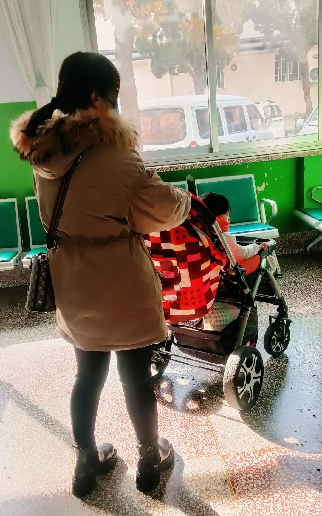 医院推车怎么固定我为群众办实事 ｜ “共享儿童推车”现身市人民医院啦，宝爸宝妈速来围观~_https://www.jmylbn.com_新闻资讯_第8张