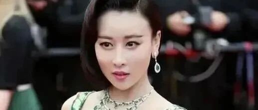 毛俊杰到底有多美?披块花布都能让人移不开眼,“肉感”身材太惊艳