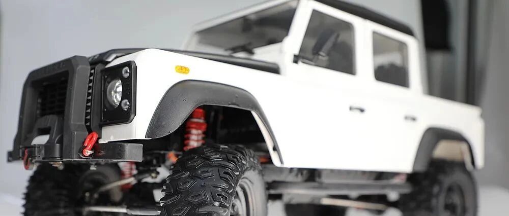 双鹰推出千元级1/8比例“到手玩”陆虎卫士皮卡攀爬车模型