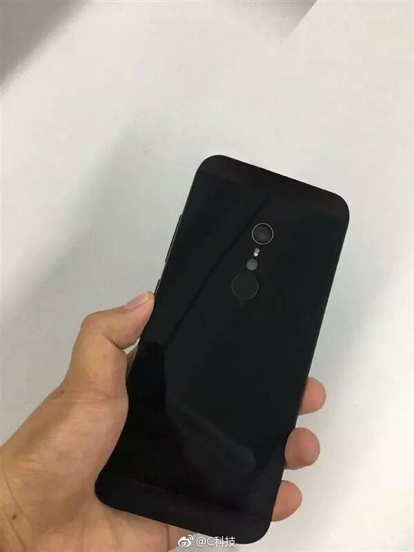 【荧客日报】京东上线房产频道 / 小米带来「吃鸡」手游 / 锤子新