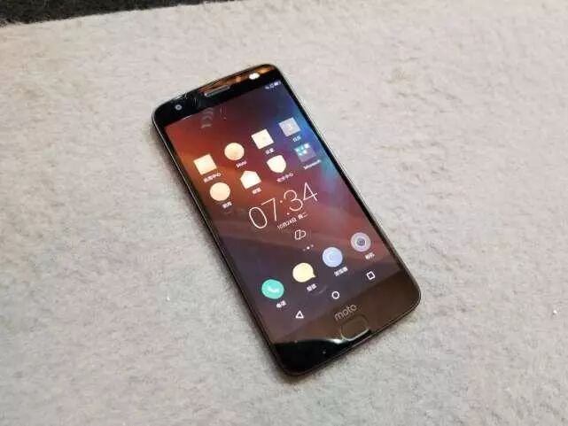 【荧客日报】京东上线房产频道 / 小米带来「吃鸡」手游 / 锤子新