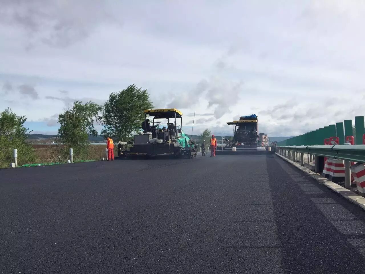 >施工动态 黑龙江龙捷市政轨道交通工程有限公司鹤大高速牡丹江至宁安