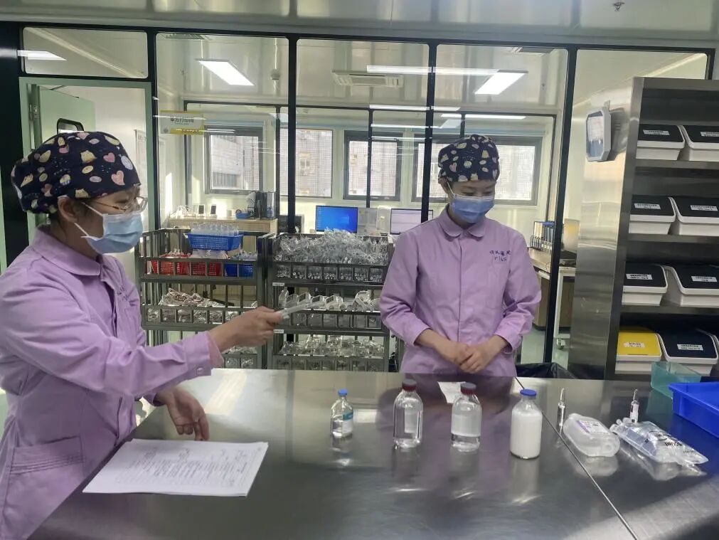 医讯怎么用【医讯】注重细节、工作严谨的静脉用药调配中心_https://www.jmylbn.com_新闻资讯_第8张