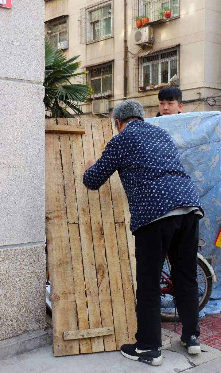 小雪节气来义诊 寒冬时节送健康