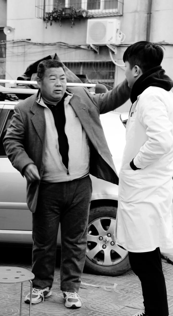 小雪节气来义诊 寒冬时节送健康