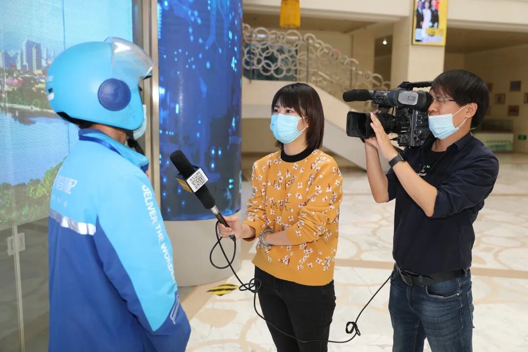 济南一外卖小哥获一万元“正能量奖金”！