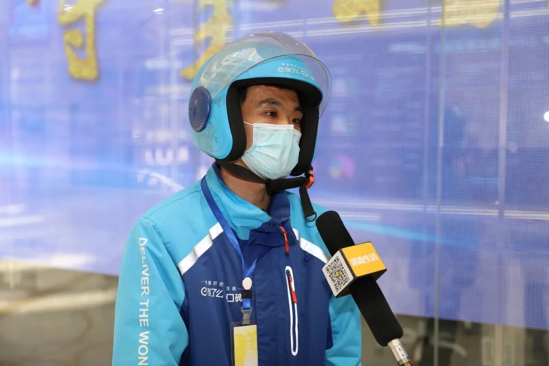 济南一外卖小哥获一万元“正能量奖金”！