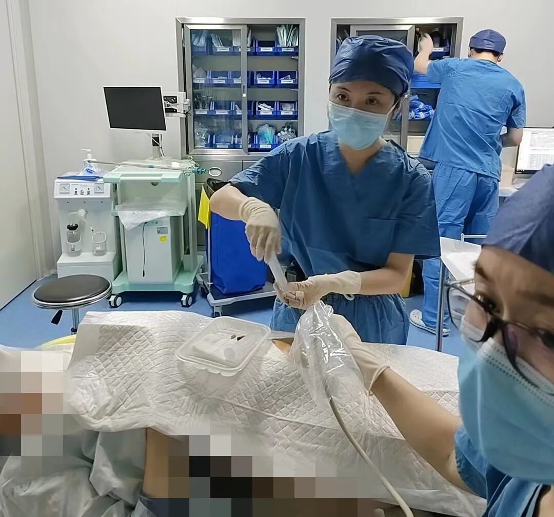 双胞胎老大宫内抢走妹妹的营养妇儿医院产前产后一站式治疗解除危机