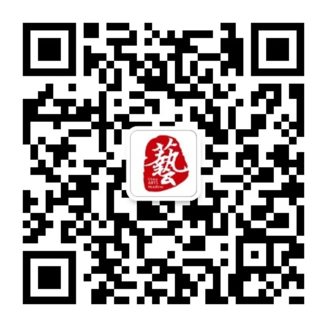 辛芷蕾穿国际巨星T恤登vogue单封