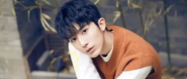 郝富申被曝私生活混乱，恋爱期间劈腿剧组女三，前女友也来发文内涵？