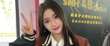 19岁女星舞台上出意外！衣服着火险焚身，喊救命却遭公司冷血处理......