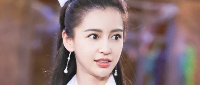 于正又拉踩合作演员？表示遗憾Baby没演小龙女，回应还不忘diss陈妍希？