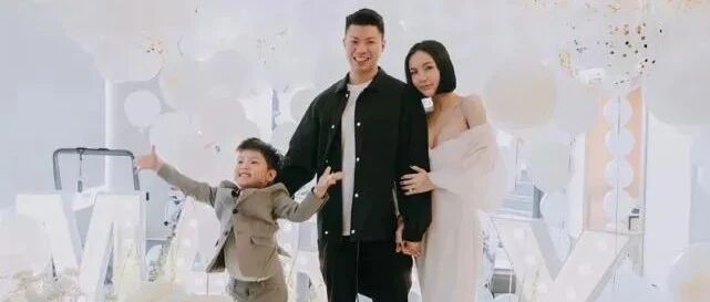 何猷君前任带4岁儿子改嫁，出身百亿豪门，比奚梦瑶更得四太欢心！