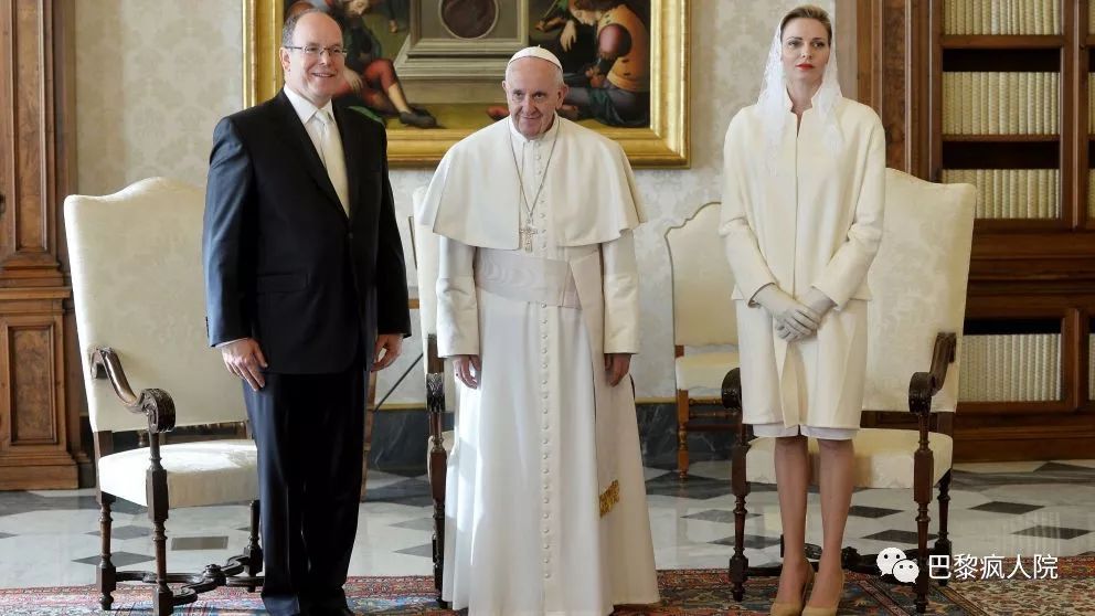 , 马克龙在梵蒂冈一日游，牵教皇的手手还送礼，莫非……, My Crazy Paris