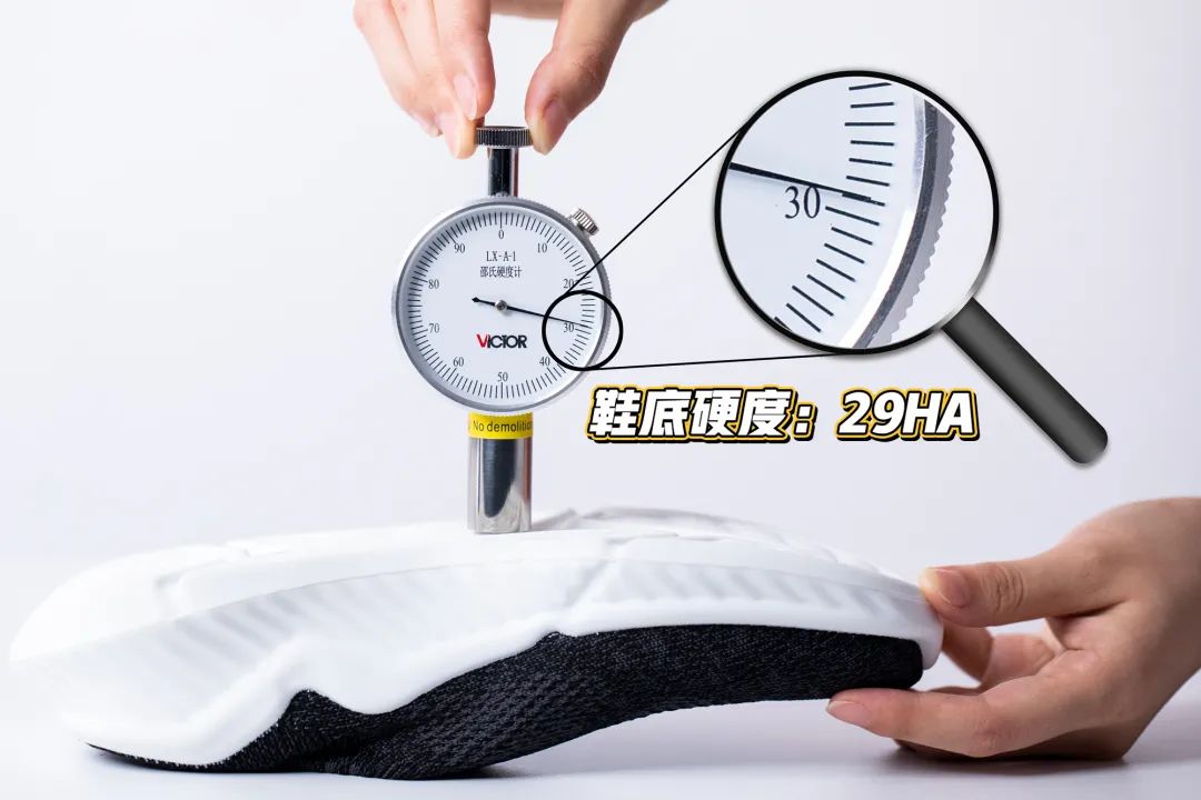 FREETIE健步鞋,飞织鞋面防水防污;高分子鞋底轻便Q弹耐磨防滑;锌离子抑菌久穿不臭。KAPPA、FILA前设计总监倾情打造 FREETIE健步鞋,飞织鞋面防水防污;高分子鞋底轻便Q弹耐磨防滑;锌离子抑菌久穿不臭。KAPPA、FILA前设计总监倾情打造