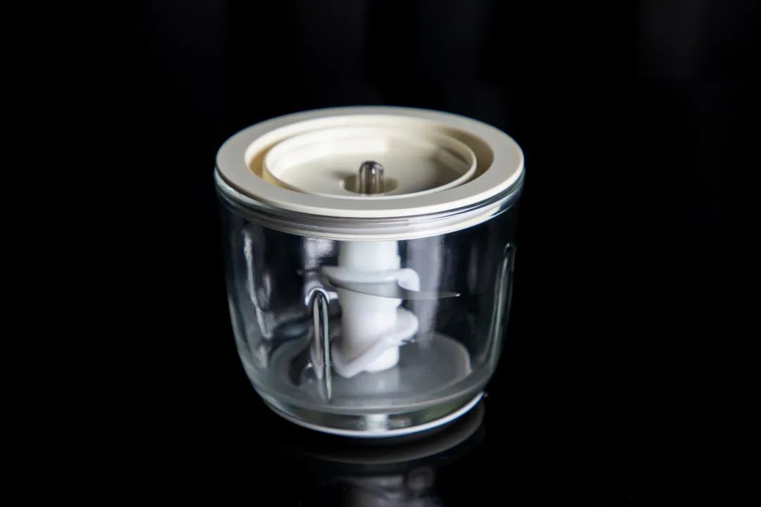 顽米wanmi称重料理机,自带智能秤、精确到0.1克,让厨房小白精准控制食材用量;4刀片S型3D切割、绞力强劲;还有超多赠品哟! 顽米wanmi称重料理机,自带智能秤、精确到0.1克,让厨房小白精准控制食材用量;4刀片S型3D切割、绞力强劲;还有超多赠品哟!