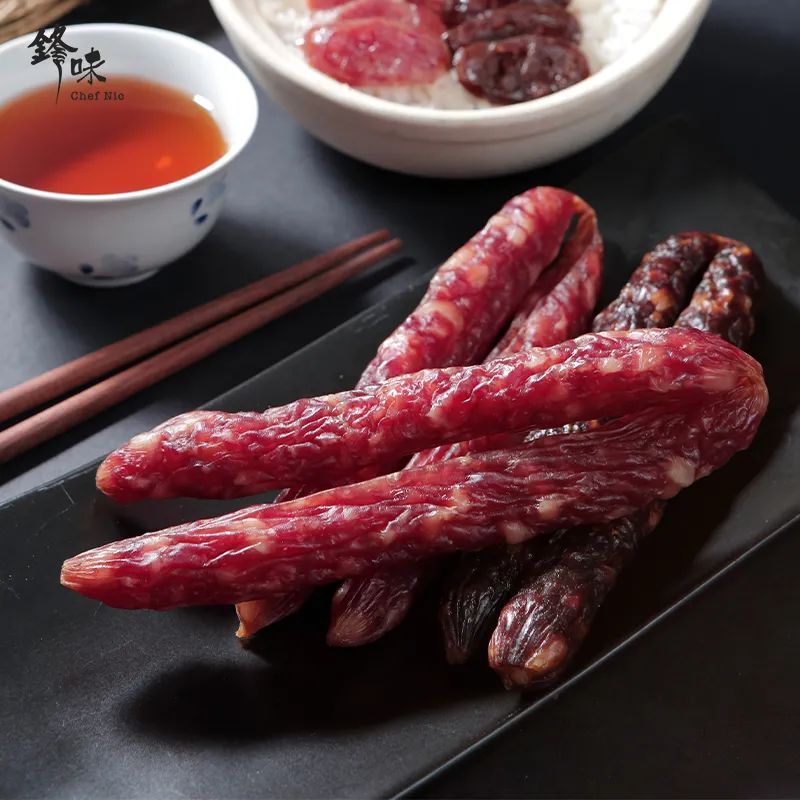 谢霆锋研制的锋味腊肠,严选三肥七瘦精致好肉,玫瑰露酒腌制,3种口味。礼盒款更有佛跳墙、藤椒鲍鱼、红烧鲍鱼3款锋味海鲜 谢霆锋研制的锋味腊肠,严选三肥七瘦精致好肉,玫瑰露酒腌制,3种口味。礼盒款更有佛跳墙、藤椒鲍鱼、红烧鲍鱼3款锋味海鲜