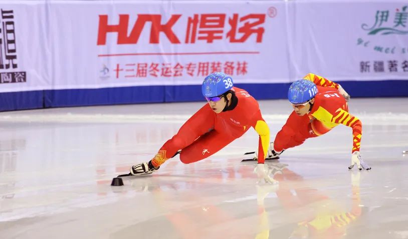 人体工学黑科技、世界级体育赛事专业装备、4项专利认证、央视专题报道、众多大牌同厂,悍将跑步袜,耐磨减震防臭,牛13! 人体工学黑科技、世界级体育赛事专业装备、4项专利认证、央视专题报道、众多大牌同厂,悍将跑步袜,耐磨减震防臭,牛13!