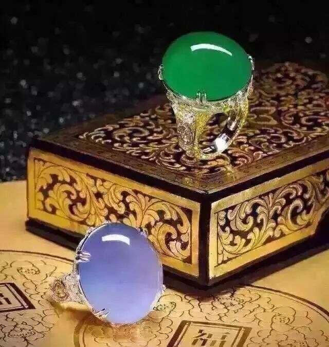 买翡翠是裸石好还是镶嵌成品好？