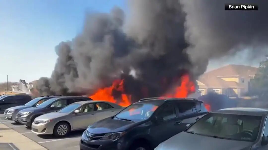 VIDEO: Small plane with 5 people aboard crashes near Pennsylvania airport