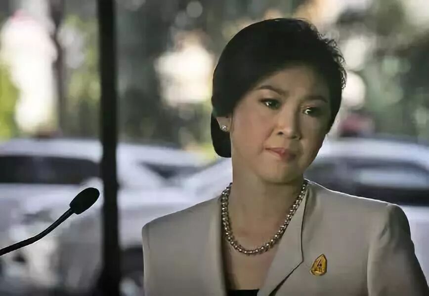 54岁英拉升级当外婆，披长发抱外孙女笑得真甜，意外暴露豪宅内景（组图） - 30