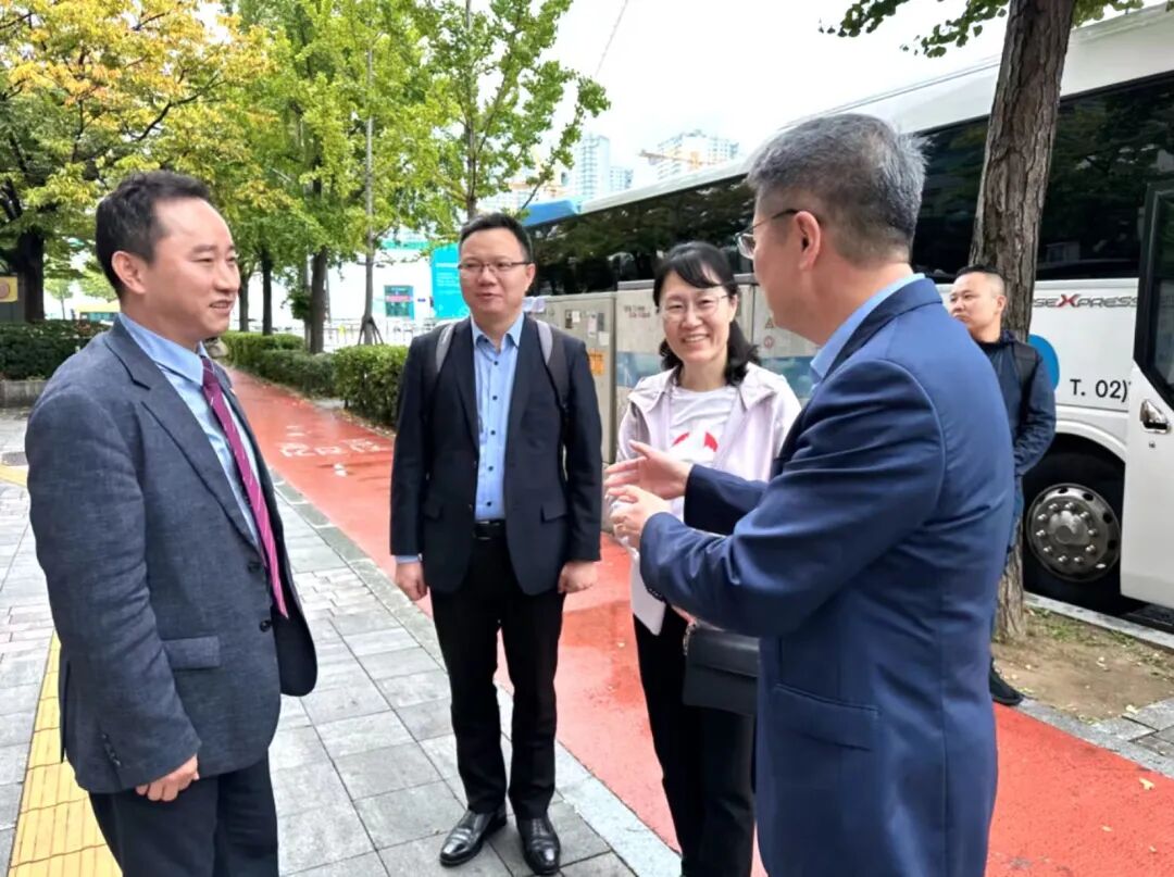 张凌会长赴韩国开展经贸交流活动