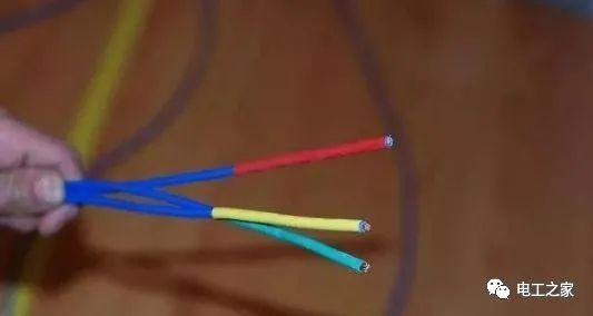 电线颜色用零线还是火线_零线用什么颜色的电线_电线颜色用零线代替