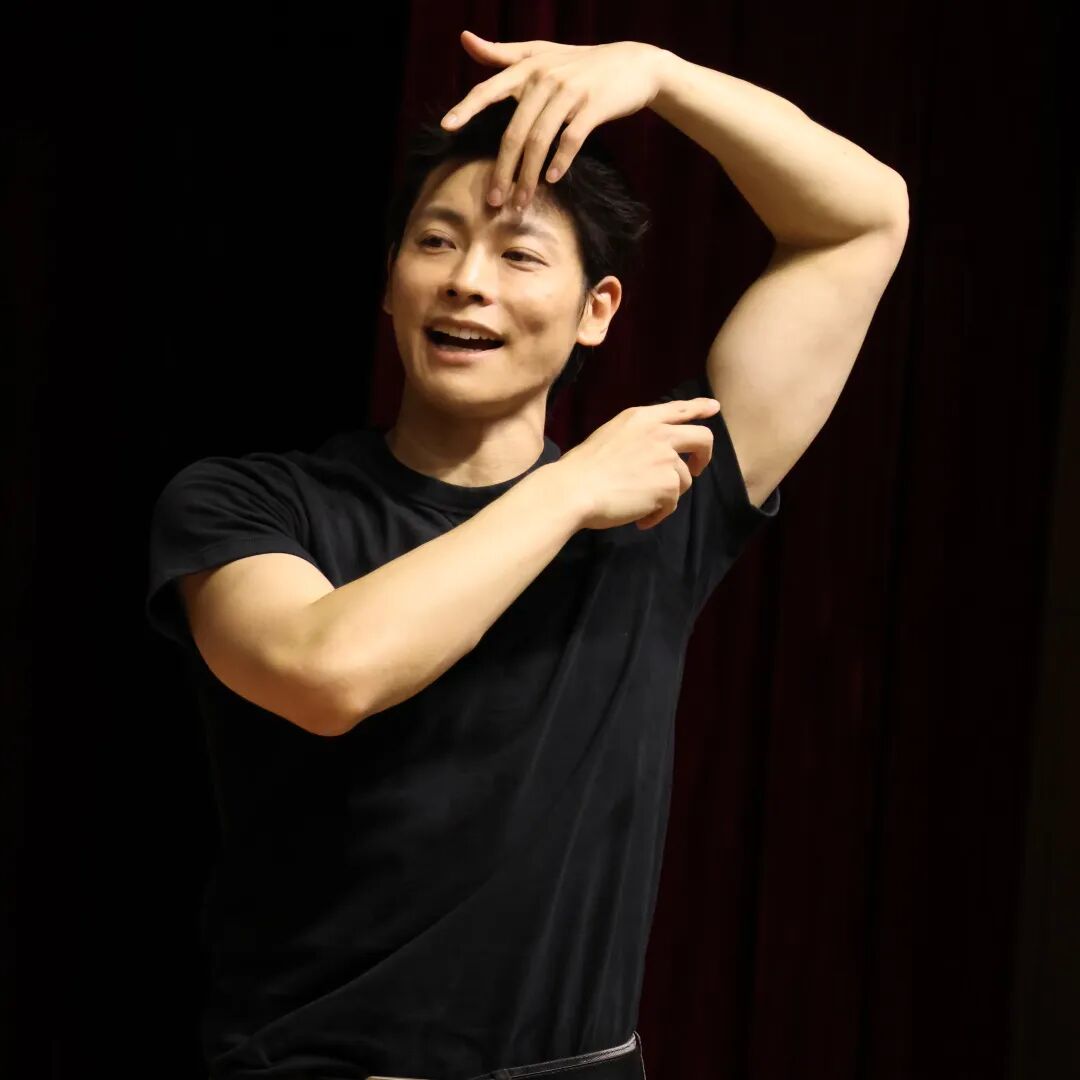 跟着上海歌舞团"荣典"首席王佳俊学跳《朱鹮》经典动作聆听舞剧《永不