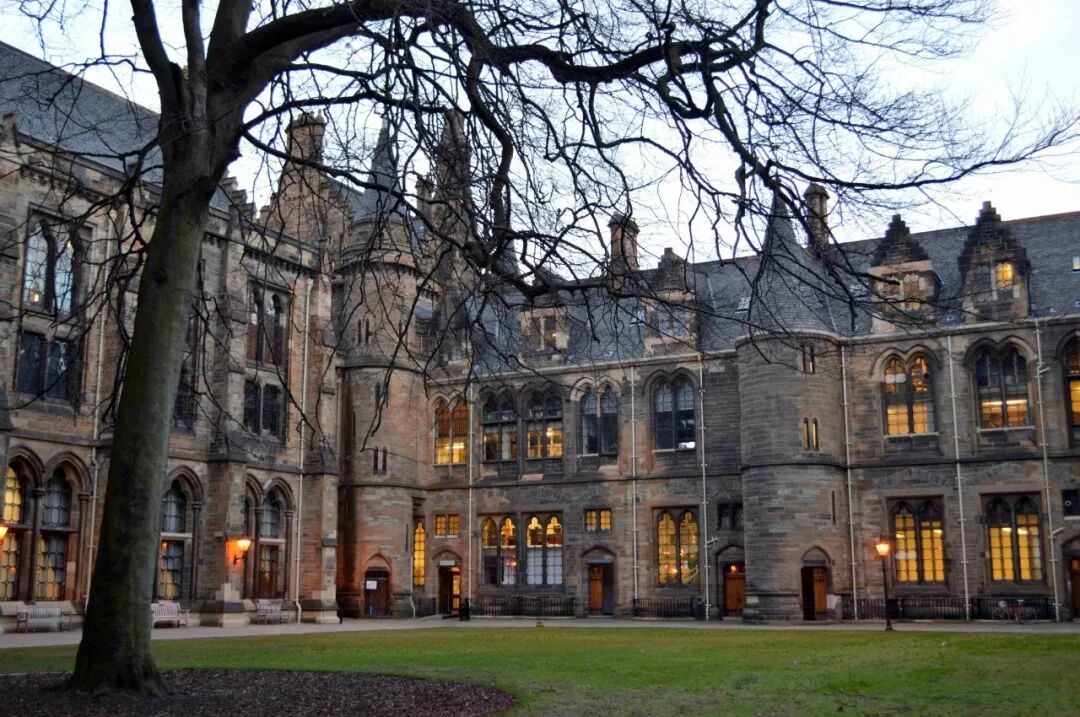 格拉斯哥大学,作为苏格兰最古老的大学,也是《哈利波特》魔法学校的